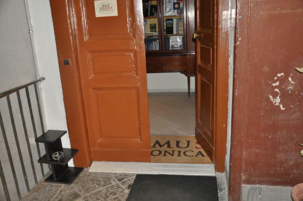 Domus Borbonica Bed & Breakfast เนเปิลส์ ภายนอก รูปภาพ