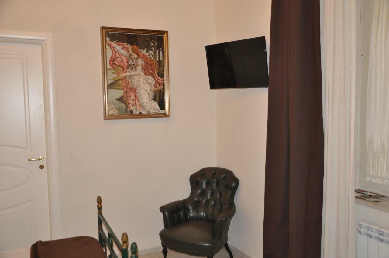 Domus Borbonica Bed & Breakfast เนเปิลส์ ภายนอก รูปภาพ